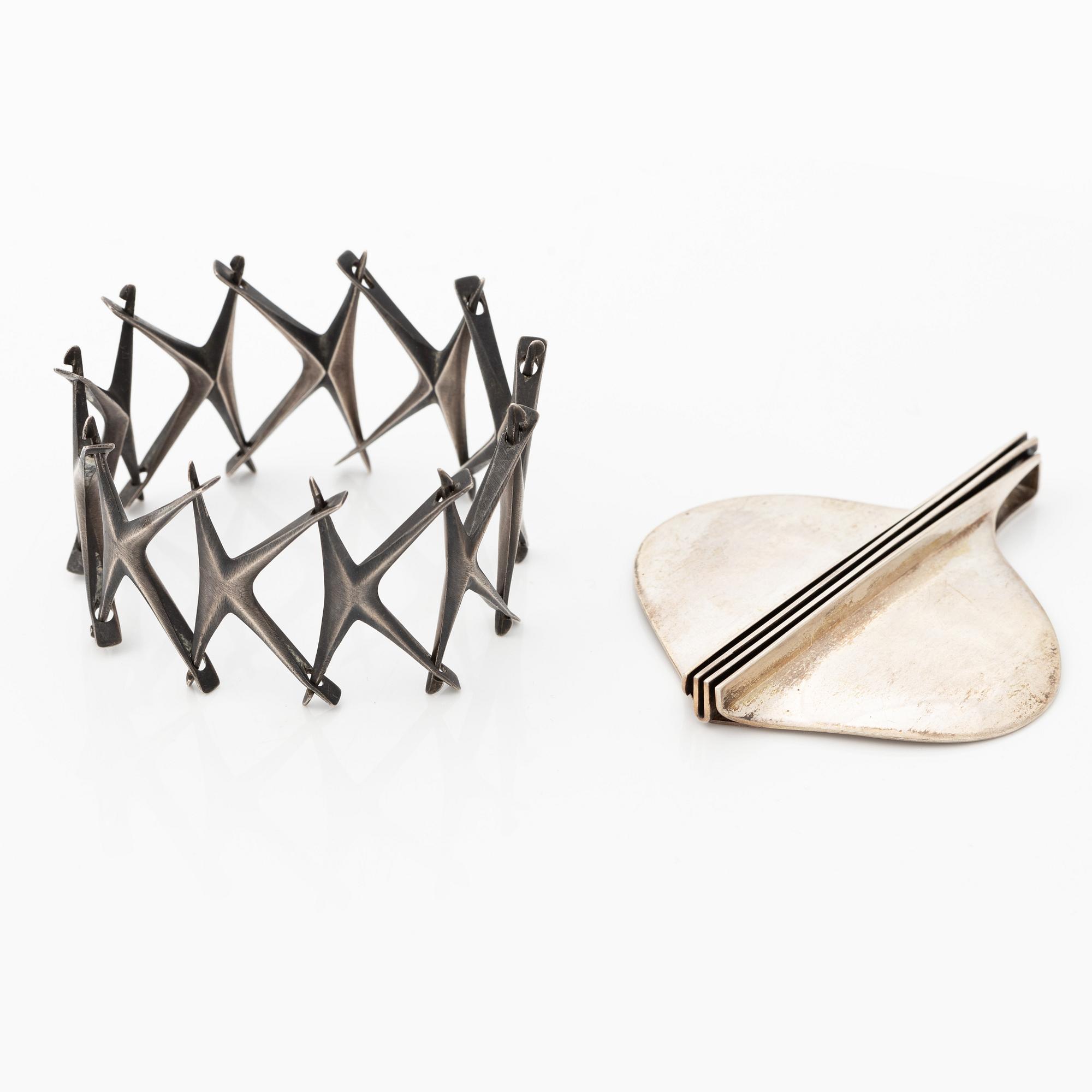 Bracelet and pendant, silver. Pendant by David Andersen, Norway.