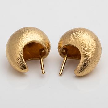 Ole Lynggaard, Earrings, a pair, 18K red gold.