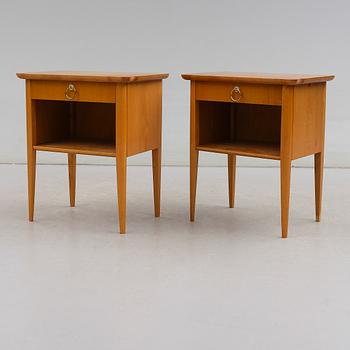 SÄNGBORD, 1 par, 1900-talets mitt.