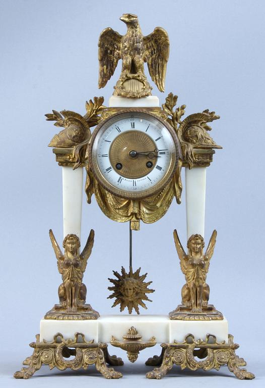BORDSPENDYL, senempirstil. Urtavla märkt B. Makkin, Zutphen. 1800/1900-tal.