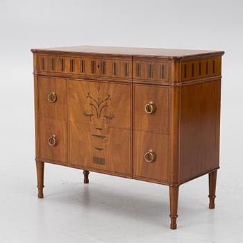 Chest of drawers, Swedish Grace, 1920s.