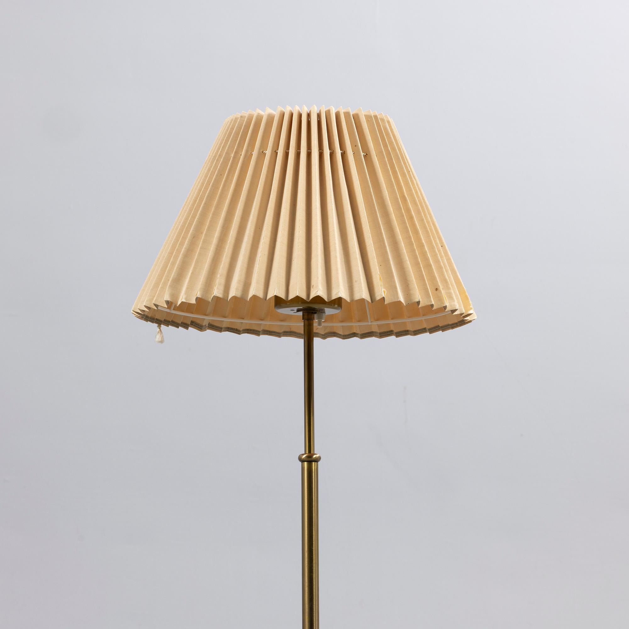 Josef Frank, golvlampa, modell G 2326, Firma Svenskt Tenn.