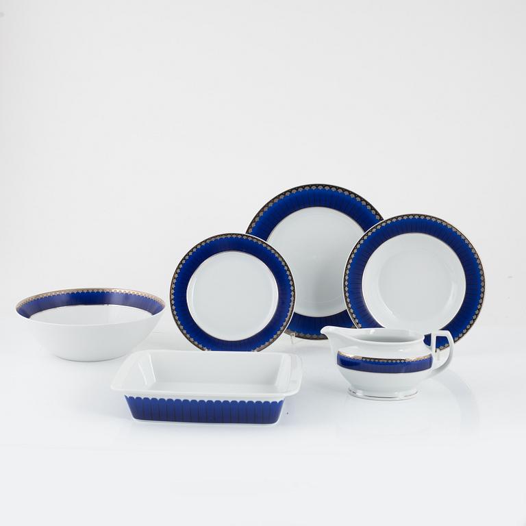 Sigvard Bernadotte, a porcelaine dinner service, 'Millennium/Marianne', Christineholm (39 pieces).