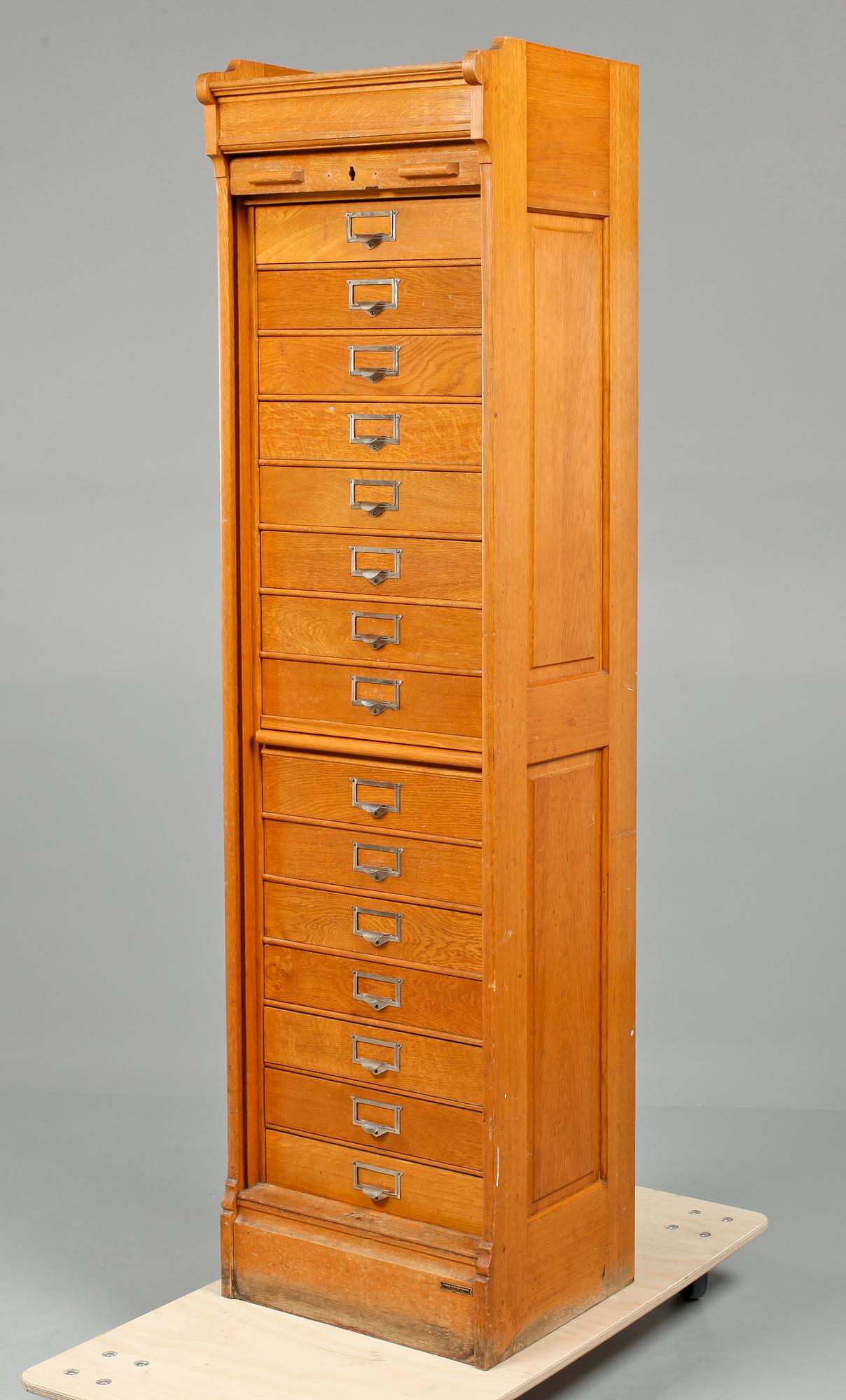 ARKIVSKÅP, Åtvidabergs Snickerifabrik, Åtvidaberg, omkring 1900-talets mitt.