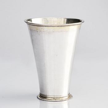 Anders Wibeck, bägare, delvis förgyllt silver, Borås 1727. Senbarock.