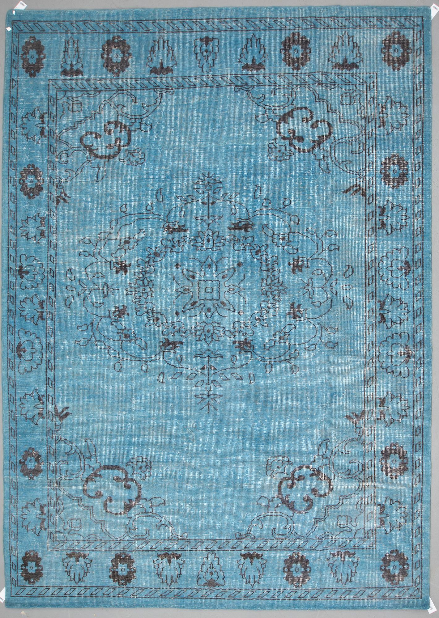 An oriental carpet, ca 365 x 264 cm.