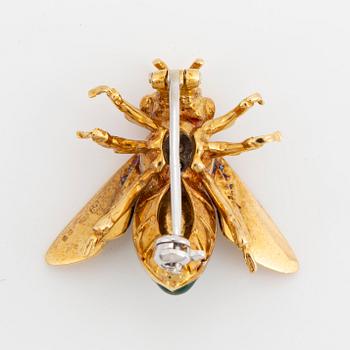 18K gold, enamel and brilliant-cut diamond bee brooch.