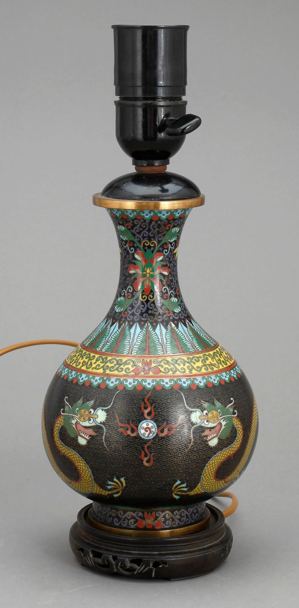 BORDSLAMPA, cloisonné, Kina, 1900-tal.