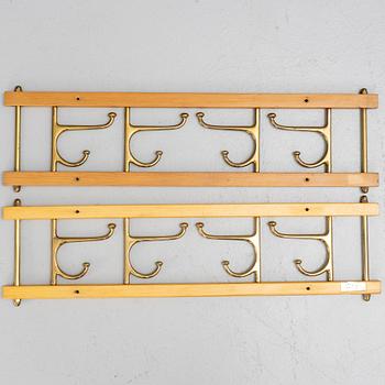 Klädhängare, ett par, "Dekorativ", Skoglunds metallgjuteri, Anderstorp, 1950/60-tal.