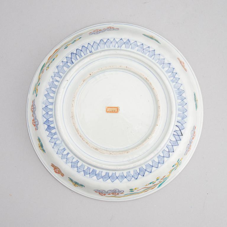 A Japanese porcelain dish, 20th century.