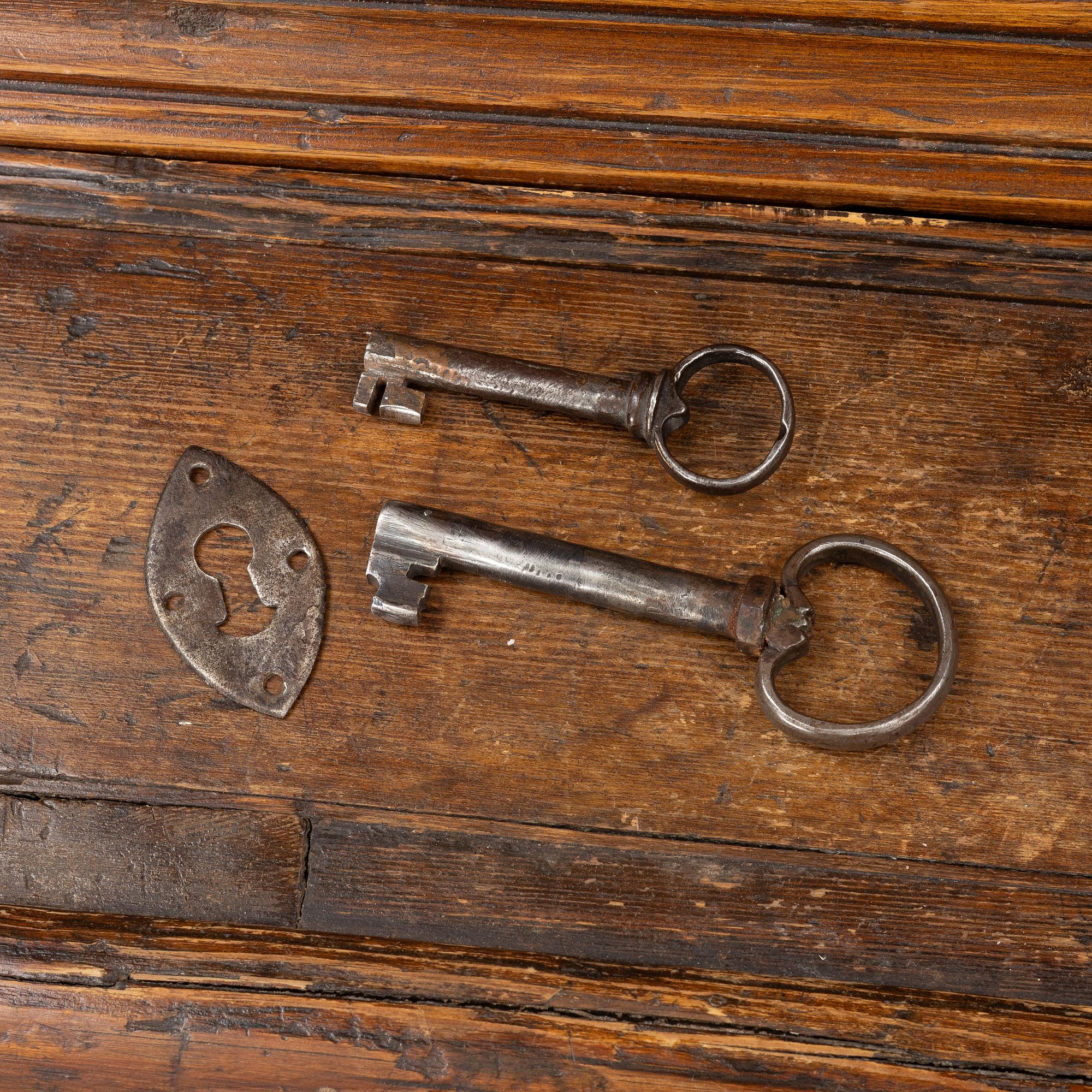 A Swedish folk art cabinet from Järvsö Hälsingland, early 19th century.