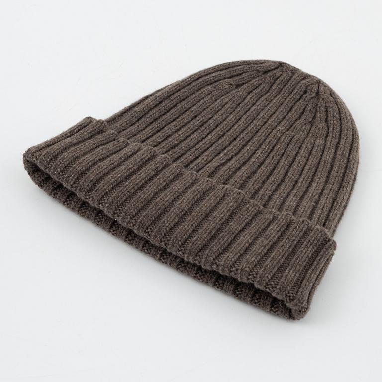 Moncler, a cashmere hat "Berretto Tricot".