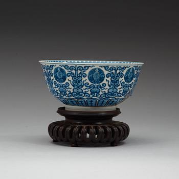 A blue and white bowl, Qing dynasty, 18th century. With Chenghuas six characters mark.