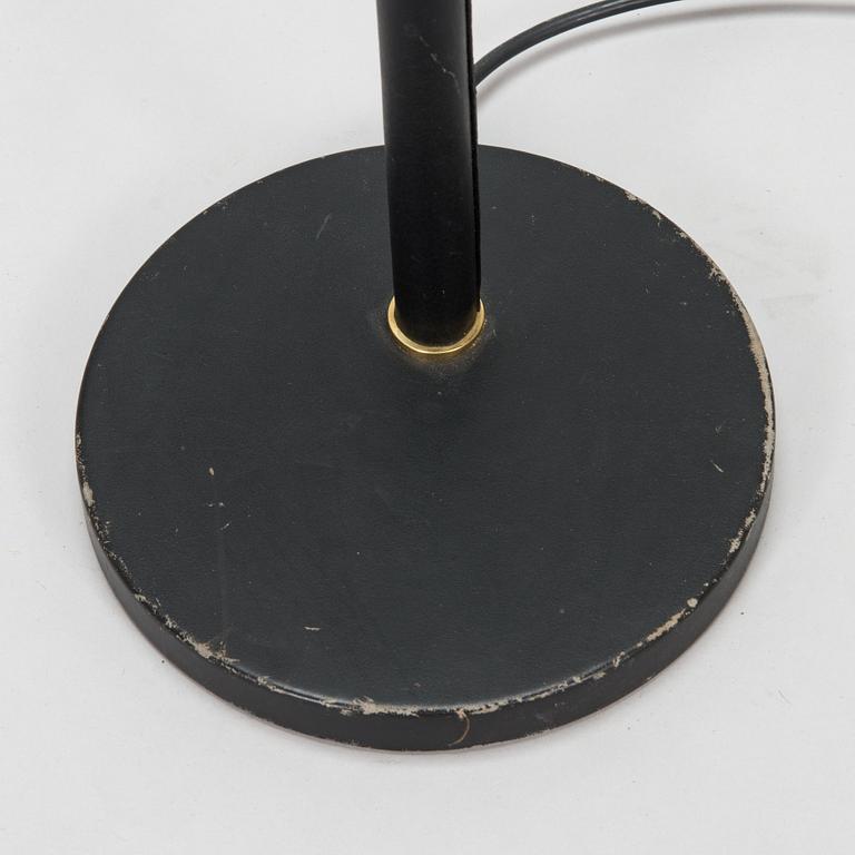 Alvar Aalto, golvlampa modell A809, Valaisinpaja 1900-talets slut.