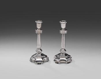 269. A PAIR OF RUSSIAN CANDLESTICKS. ПАРА РУССКИХ ПОДСВЕЧНИКОВ.