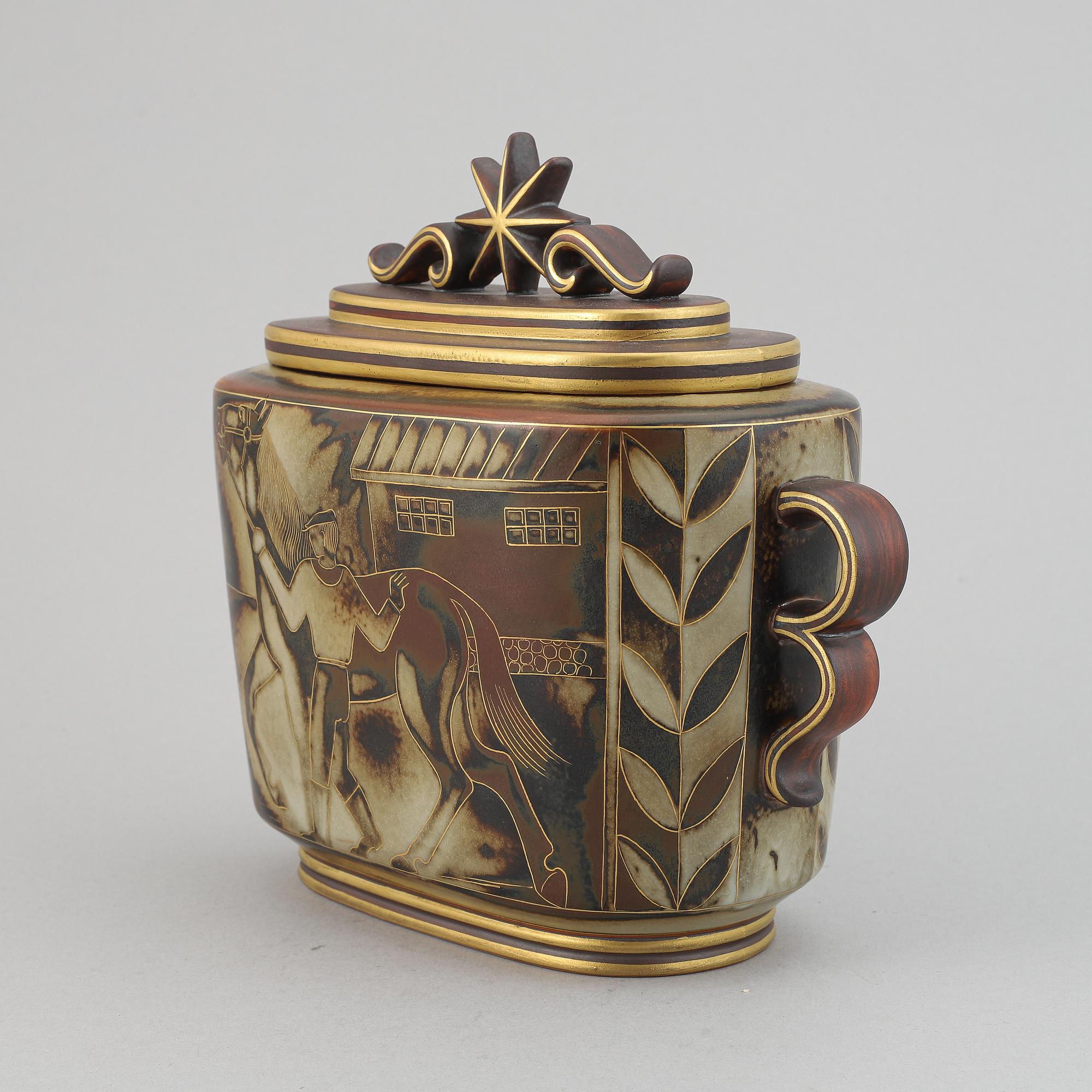 Gunnar Nylund, a lidded porcelain vase 'Flambé', Rörstrand Lidköping.