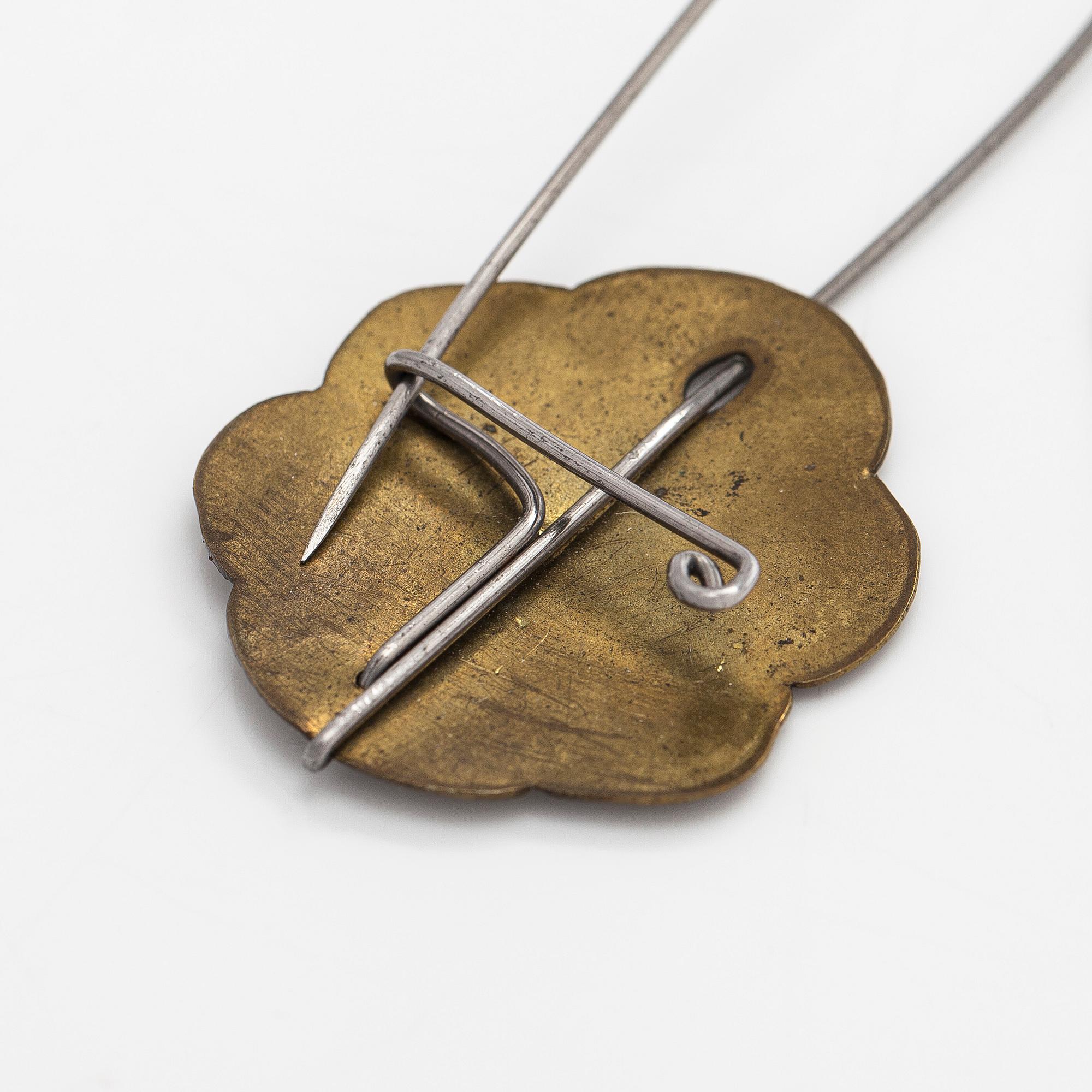 Alexander Calder, flower brooch, 1940.