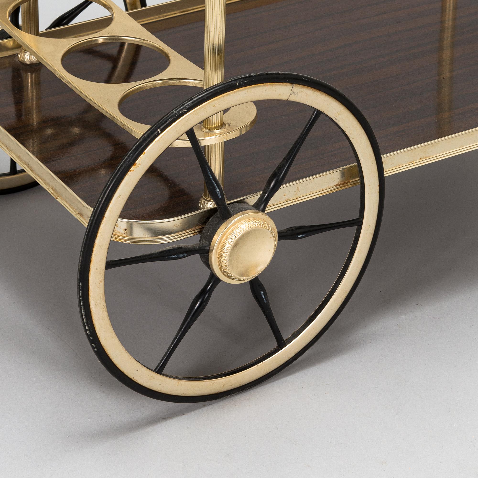 A serving trolley, last quarter of the 20th century.