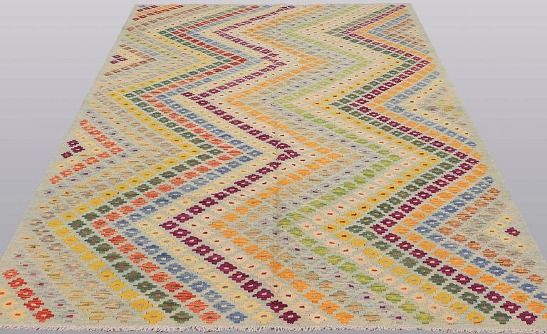 A Kelim carpet, 300 x 196 cm.