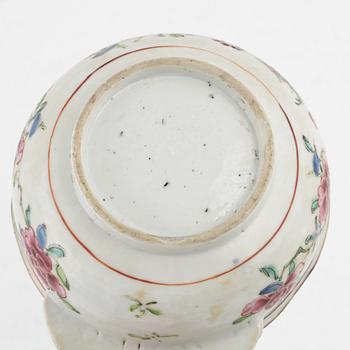 A Chinese famille rose covsh, Qing dynasty, Qianlong (1736-95).