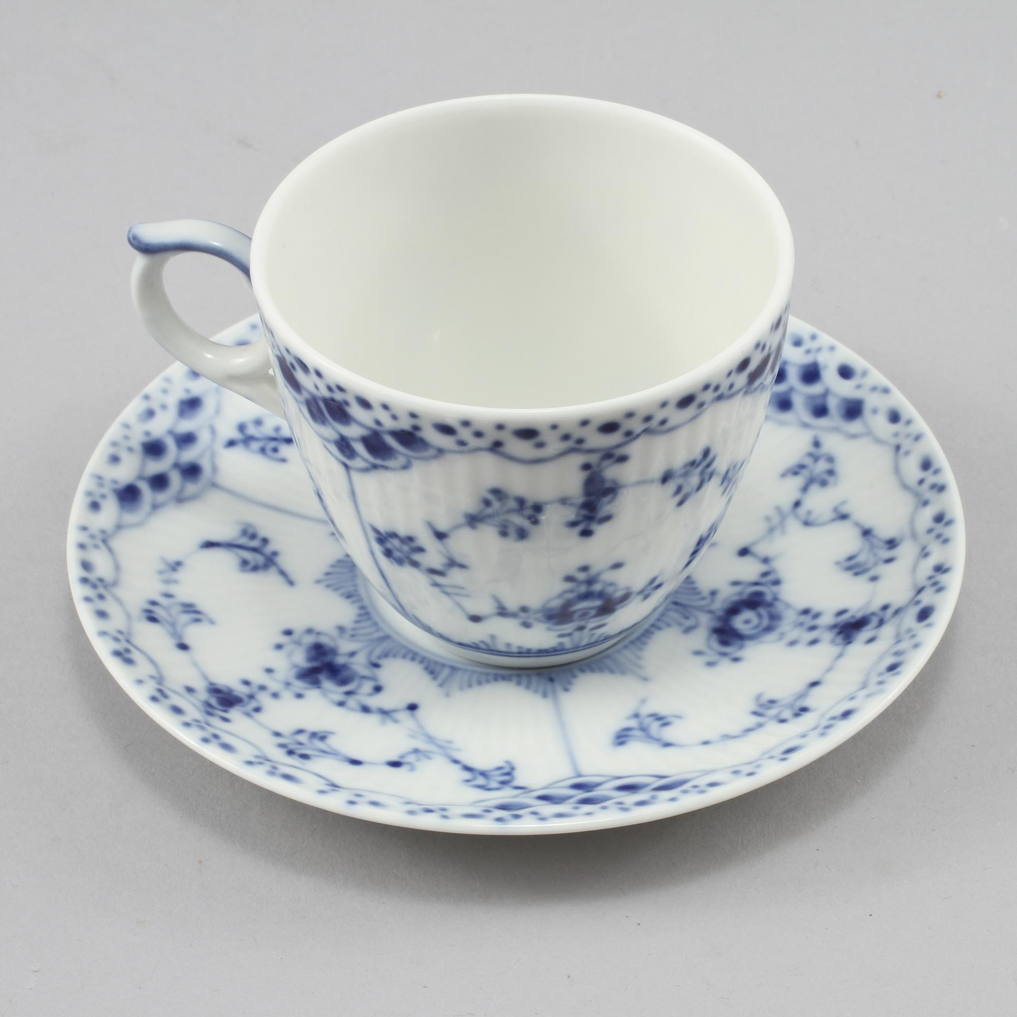 KAFFESERVISDELAR, 14 delar, "Musselmalet", Royal Copenhagen, 1900-talets andra hälft.