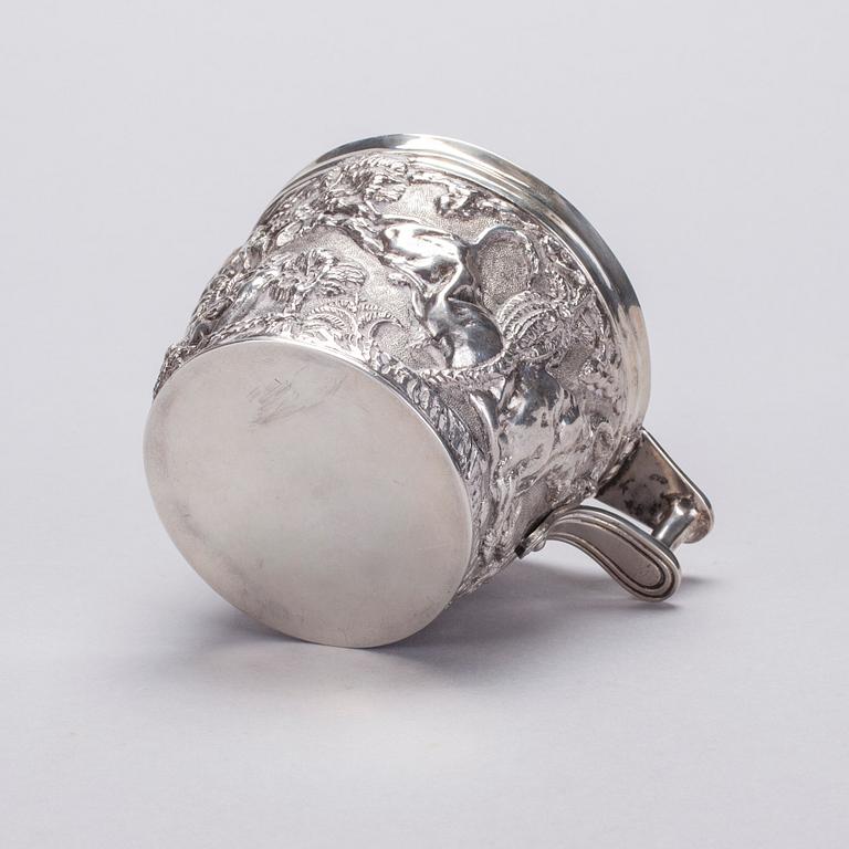 DRYCKESKÄRL, silver, London 1911. Vikt ca 353 g.