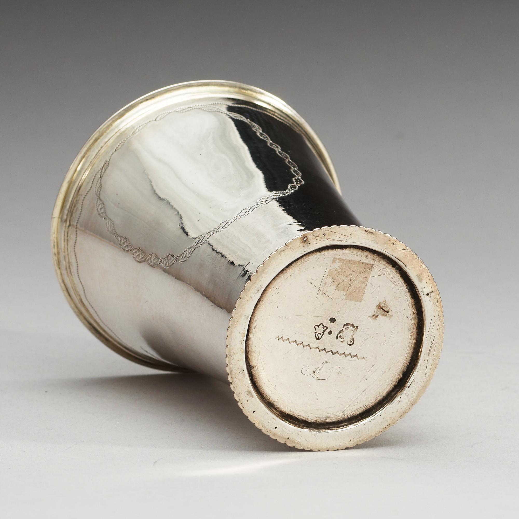 A Swedish 18th century parcel-gilt beaker, makers mark of Sven T. Röding, Växjö (1736-1754).