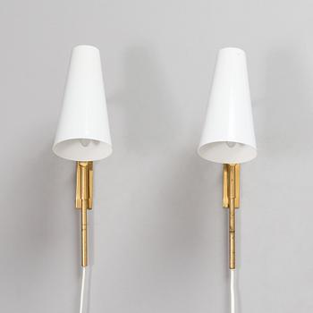 Paavo Tynell, a pair mid-20th century '9459' wall lights for Idman.