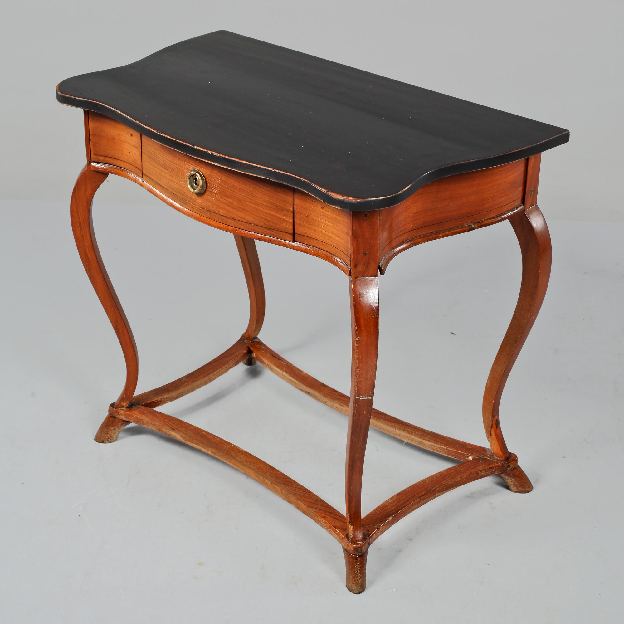 VÄGGBORD, delvis 1700-tal.