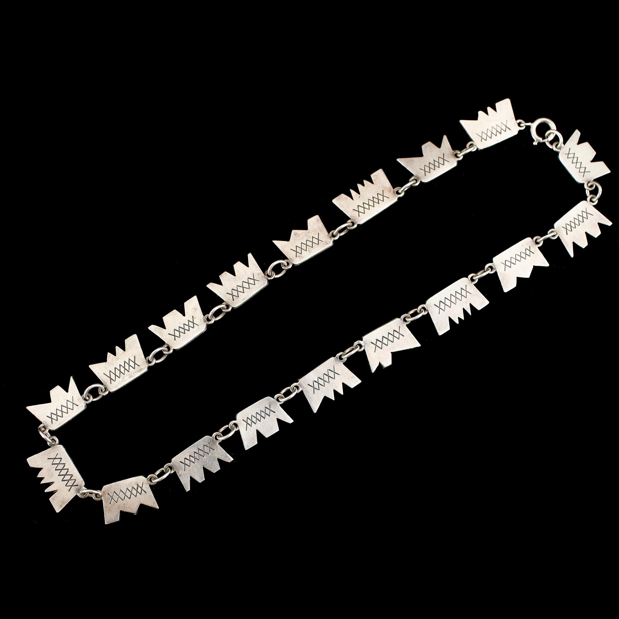 HALSBAND, silver, svenska stämplar, 1952. Vikt ca 33 gram.