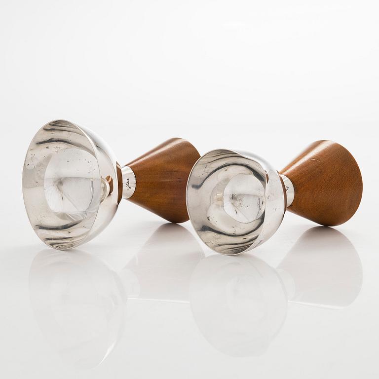 Anna-Greta Eker, sokerikko ja kermakko, hopea ja mahonki, Auran Kultaseppä, Turku 1962.