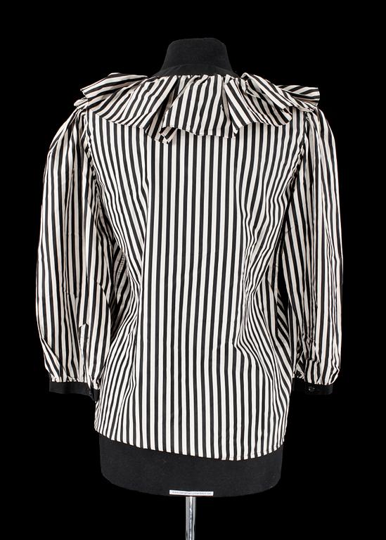 YVES SAINT LAURENT, Blusar, 2 st.