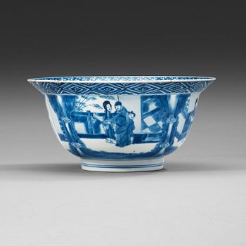 344. A blue and white bowl, Qing dynasty, with Kangxis six character mark and period (1662-1722).