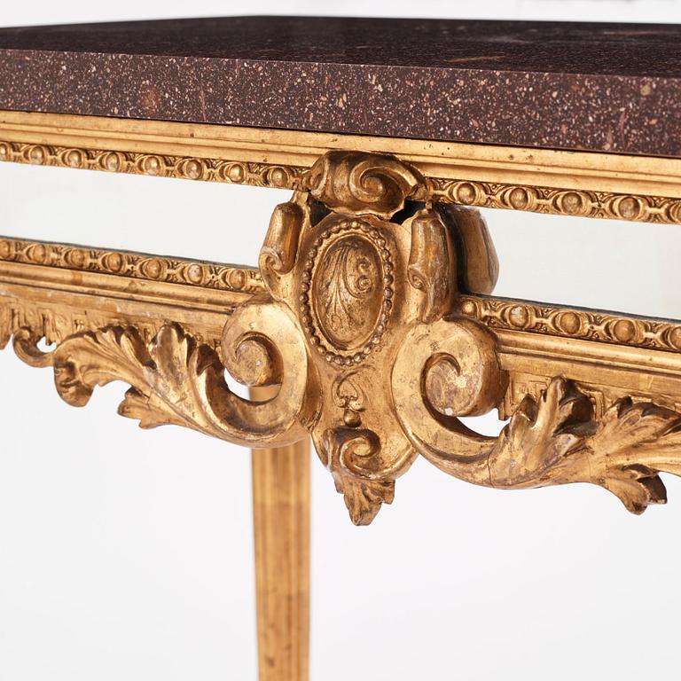 A porhyry stone top from Älvdalens porfyrverk, early 19th century.