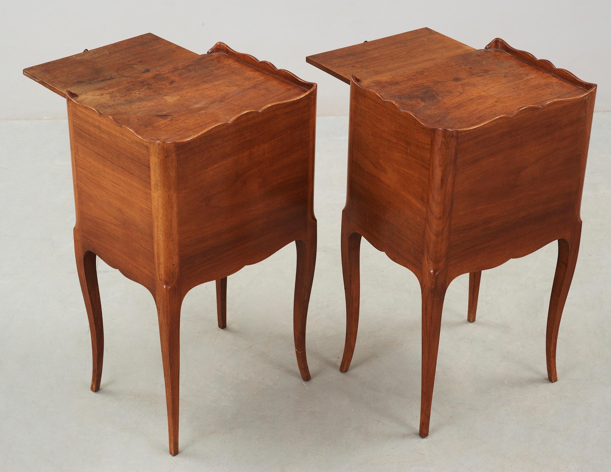 POTTSKÅP/SÄNGBORD, ett par, Nordiska Kompaniet (NK), 1900-talets första hälft.