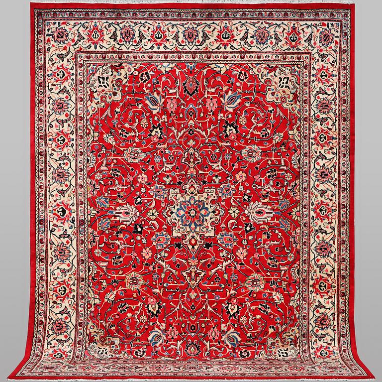 A carpet, Mahal, ca 372 x 248 cm.