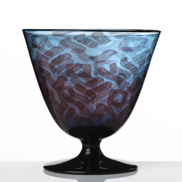 Simon Gate, & Knut Bergqvist, a graal vase, Orrefors 1928, nr 3198.