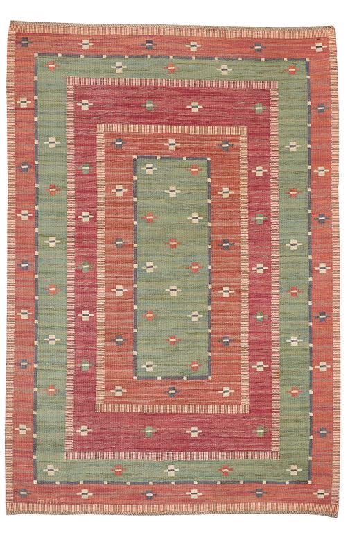 Märta Måås-Fjetterström, A carpet, "Röda Bårdmattan", med grönt, flat weave, ca 292-293 x 194-200,5 cm, signed AB MMF.