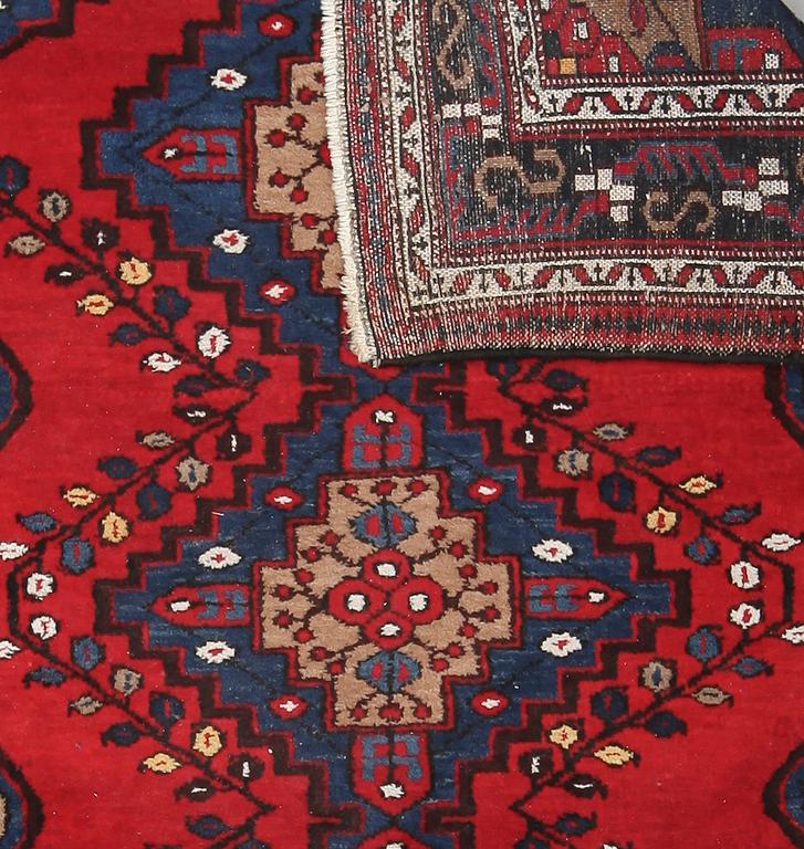 MATTA, Hamadan, ca 204 x 156 cm.