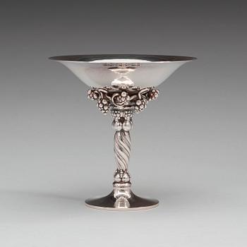 GEORG JENSEN, skål på fot, Köpenhamn 1945-77, sterling.