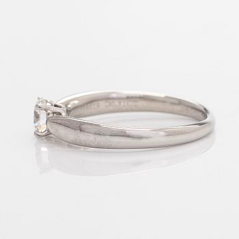 Tiffany & Co, a platinum ring with a brilliant-cut diamond approx. 0.31 ct according to engraving.