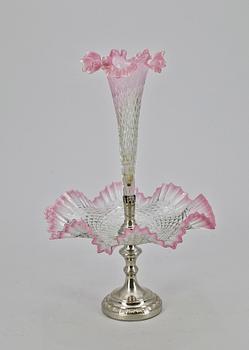 UPPSATSSKÅL, glas och vitmetall. 1800-talets slut.