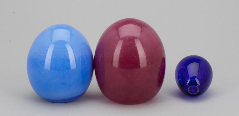 GLASÄGG, 2+1 st, signerade Edna Hibel/Nuutajärvi Notsjö, Harri Jokinen, Iittala. 1900-talets slut.