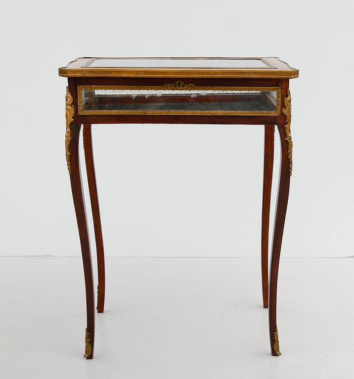 MONTERBORD, Louis XVI-stil, 1800-tal.