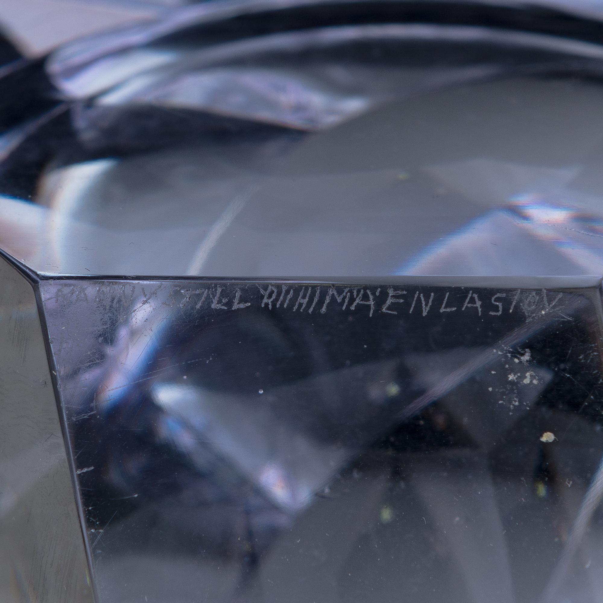 Nanny Still, an art glass, 'Prisma/Iceberg' signed Nanny Still Riihimäen Lasi OY.