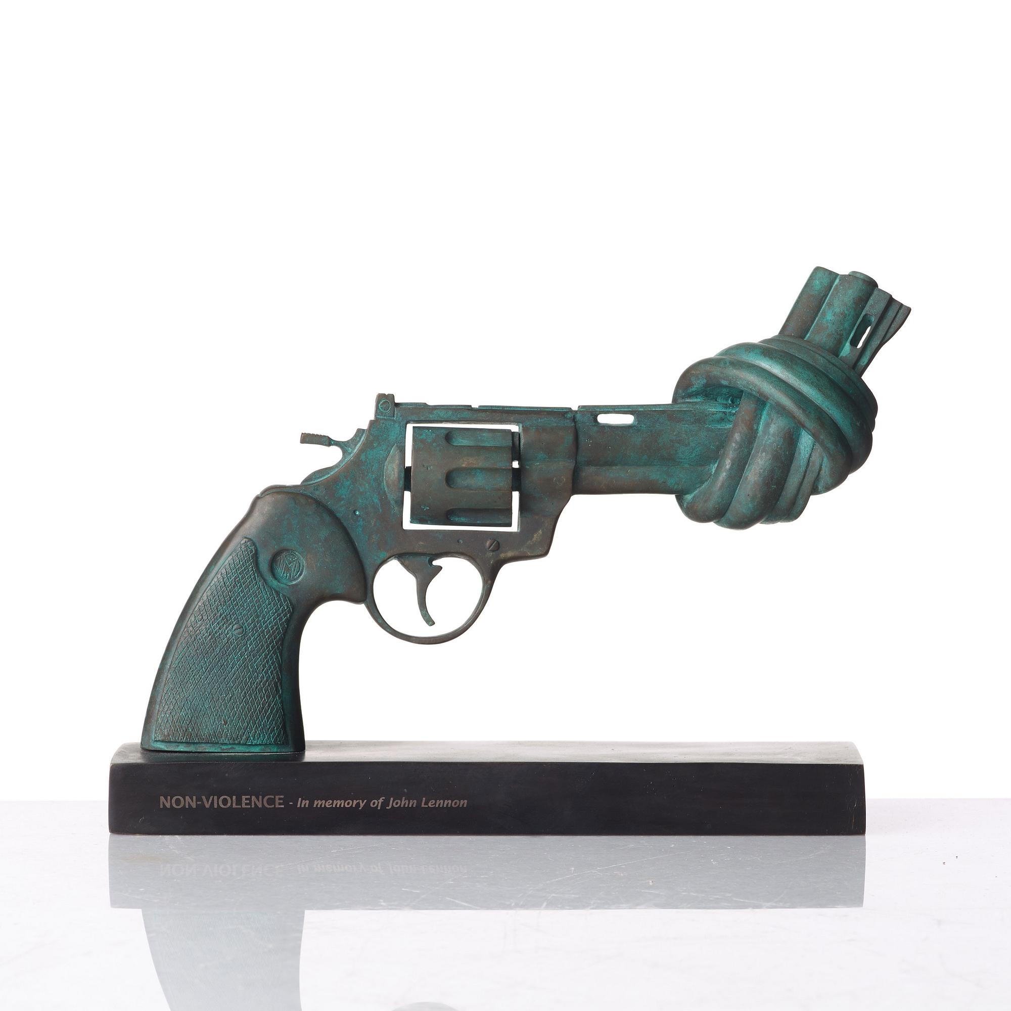 Carl Fredrik Reuterswärd, "Non-violence".