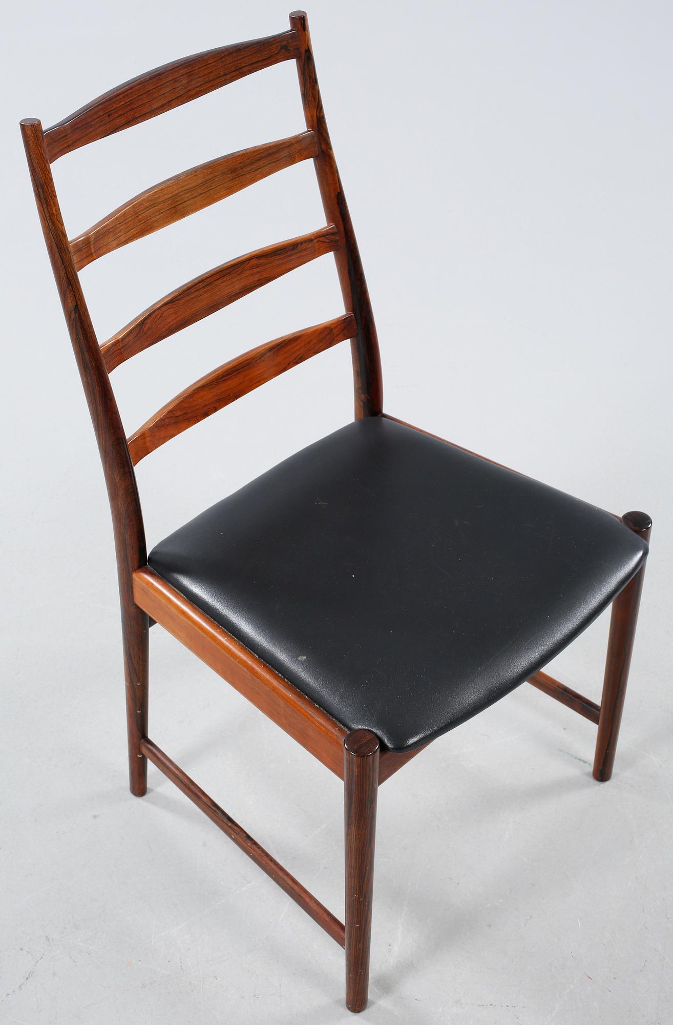 Four chairs, designed by Torbjørn Afdahl, made by Vamo Møbelfabrik, Sønderborg, Denmark, in the mid 20th century.