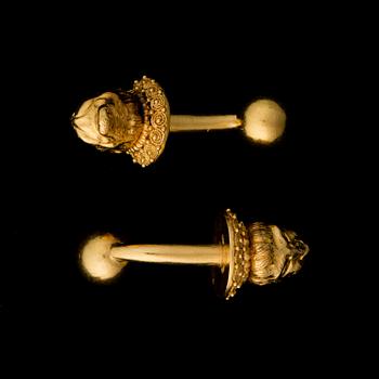 A PAIR OF CUFFLINKS, 22 K gold.