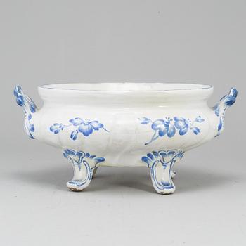 A Swedish Marieberg tureen, 18th Century.