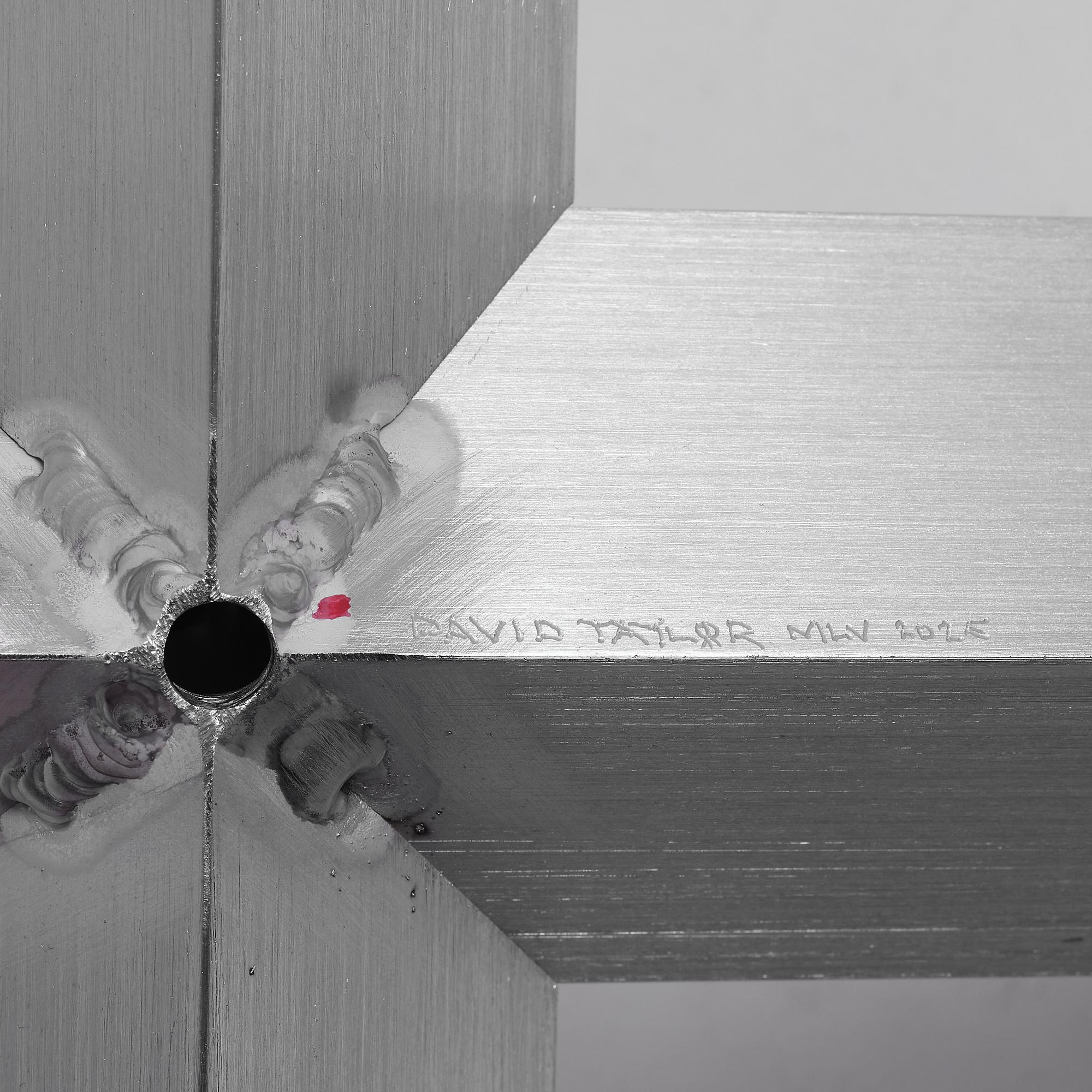 David Taylor, bordslampa, unik, "Aluminium Table Lamp (Light)", Studio Mellösaverken, Sverige, 2025.